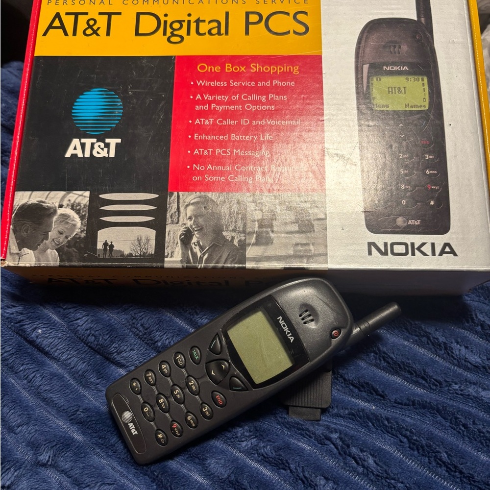 Nokia Gray Cell Phone - Vintage Appeal